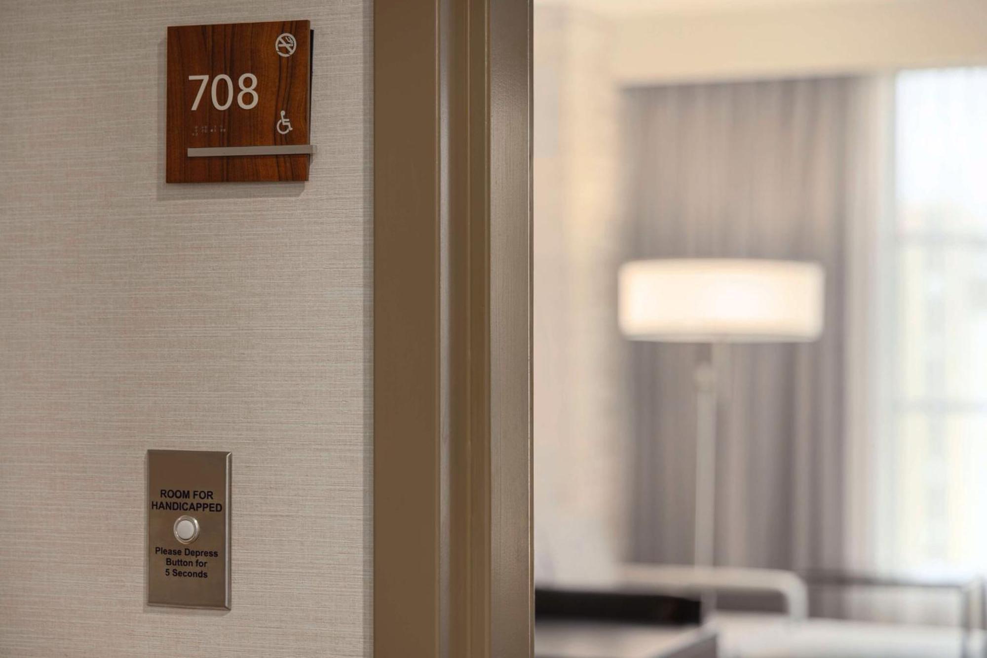 Embassy Suites Chattanooga Hamilton Place Bagian luar foto