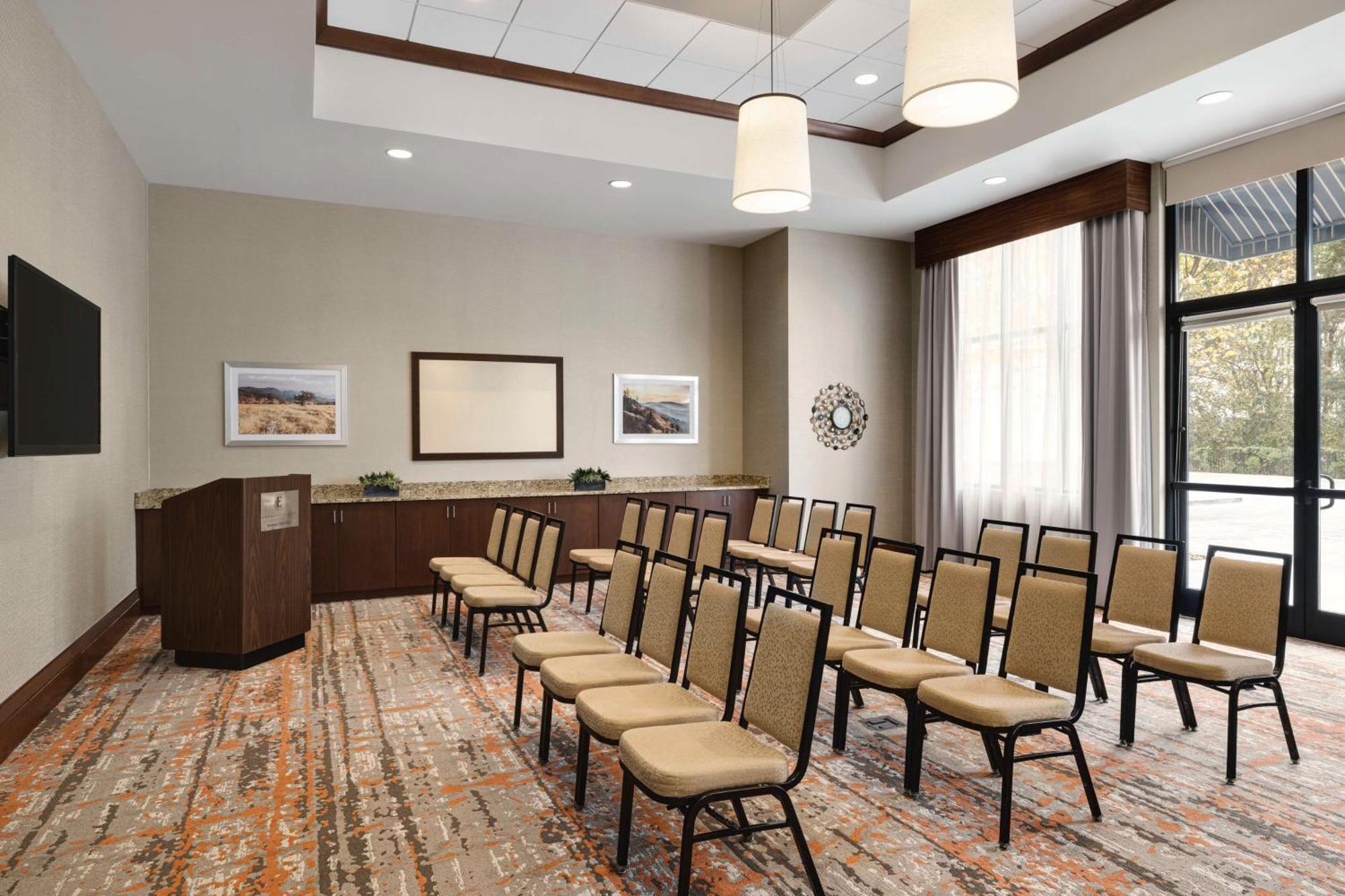 Embassy Suites Chattanooga Hamilton Place Bagian luar foto