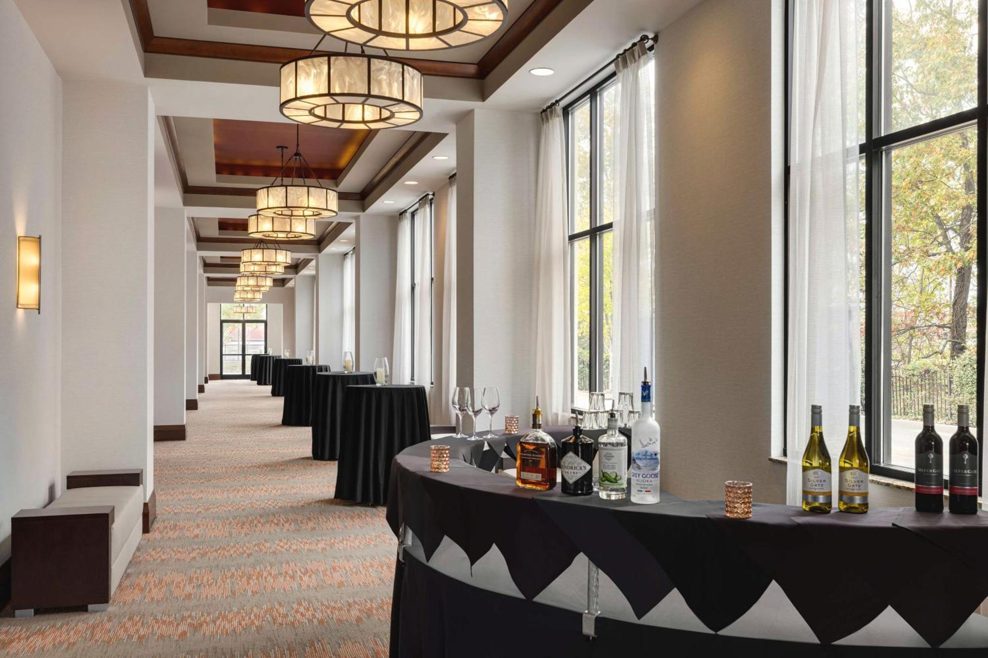Embassy Suites Chattanooga Hamilton Place Bagian luar foto