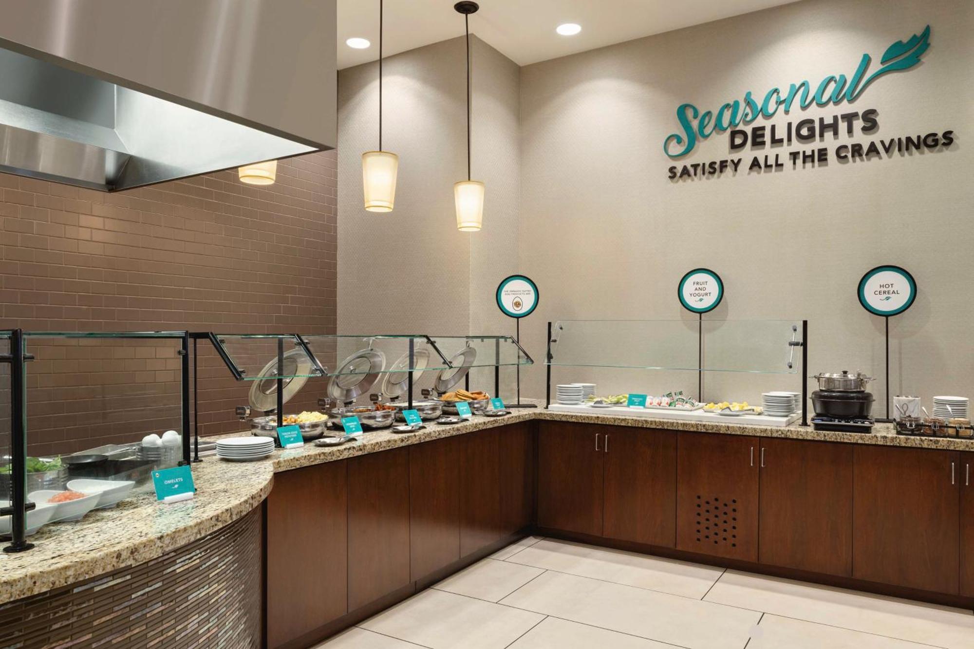 Embassy Suites Chattanooga Hamilton Place Bagian luar foto