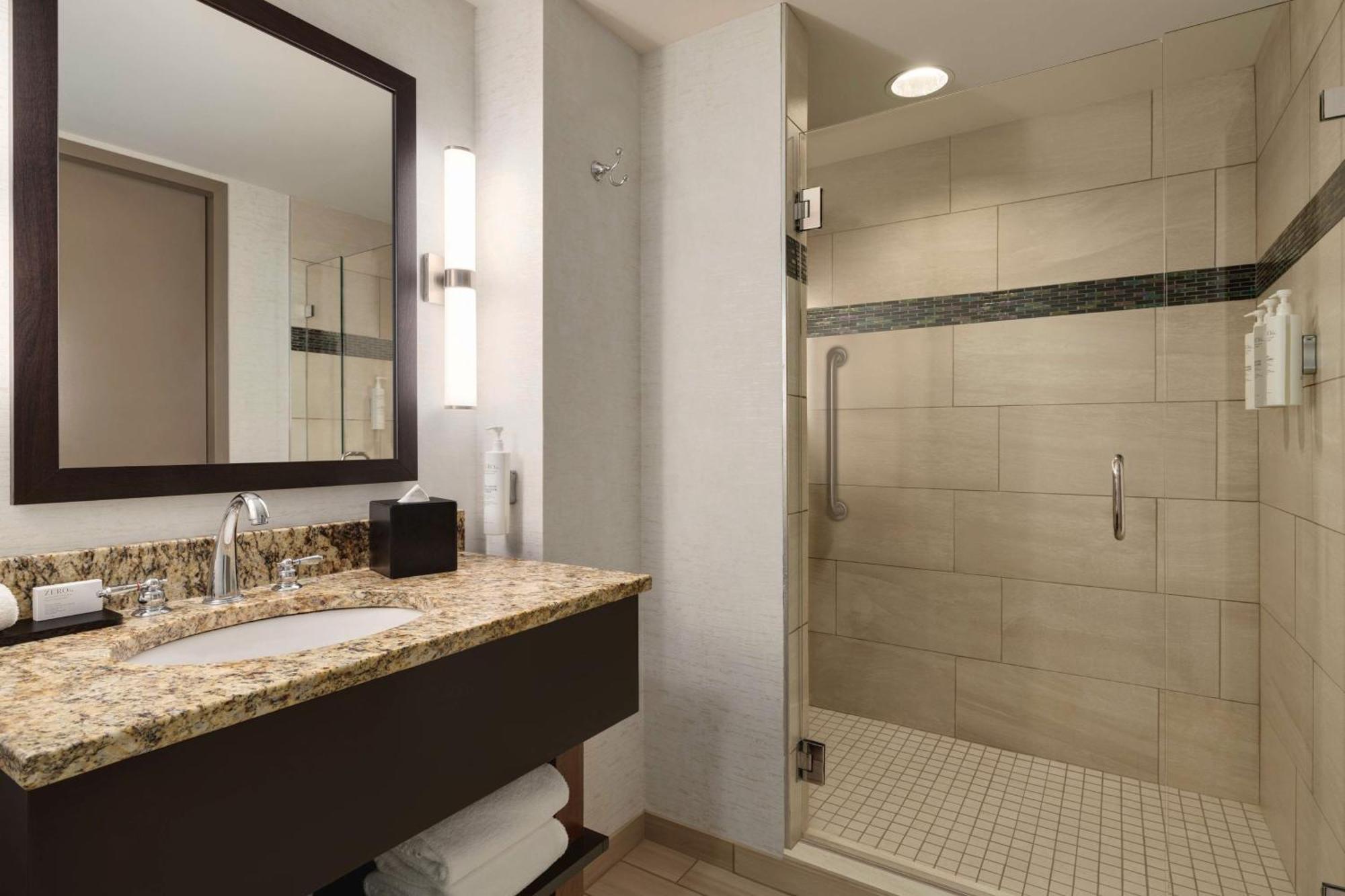 Embassy Suites Chattanooga Hamilton Place Bagian luar foto